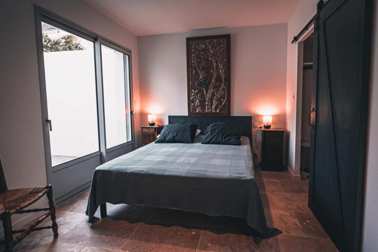 Appartement Avec Cour Privee Centre Ville Classe 4 Etoiles Remparts 1 La Rochelle  Zewnętrze zdjęcie